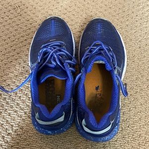 Used Hokas- read details!
